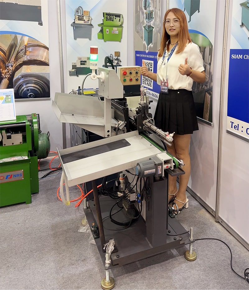 Fadenrollmaschine auf der Thailand -Industrieausstellung 2025